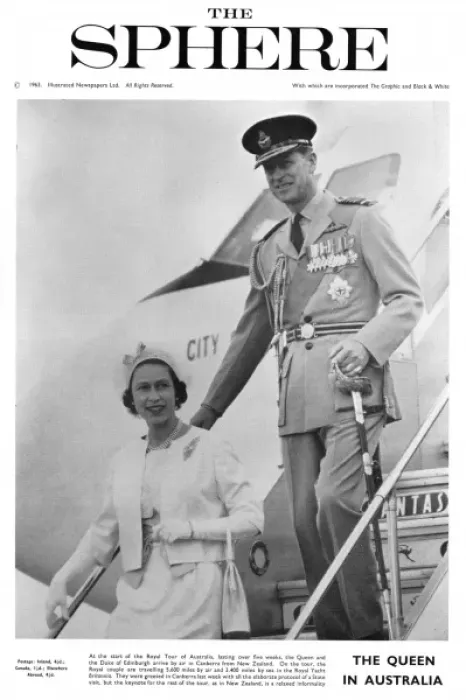 Framed Print : Queen Elizabeth II - Royal Tour of Australia Framed Print : Queen Elizabeth II - Royal Tour of Australia
