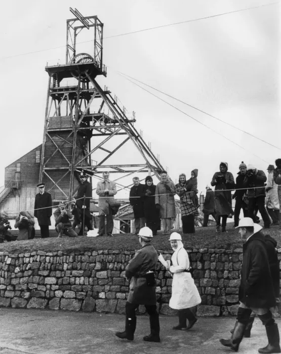 Framed Print : Queen Elizabeth II visiting Geevor Tin Mine, Cornwall Framed Print : Queen Elizabeth II visiting Geevor Tin Mine, Cornwall