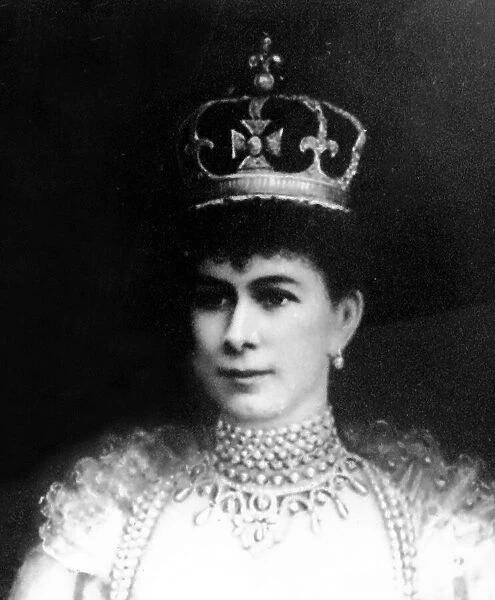 Queen Mary in her Coronation robes in 1911
