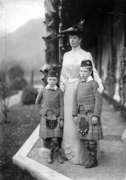Framed Print : Queen Mary and sons Framed Print : Queen Mary and sons