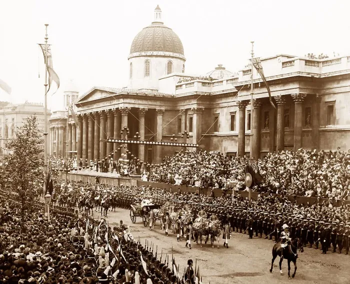 Framed Print : Queen Victoria Diamond Jubilee, Trafalgar Square Framed Print : Queen Victoria Diamond Jubilee, Trafalgar Square