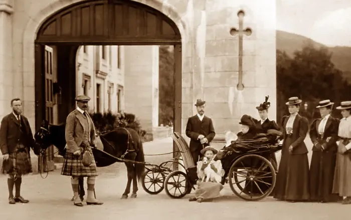 Framed Print : Queen Victoria and Royal party at Balmoral Castle, Scotland Framed Print : Queen Victoria and Royal party at Balmoral Castle, Scotland