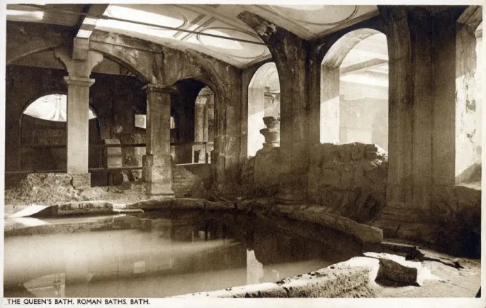 Framed Print : The Queens Bath - The Roman Baths, Bath, Somerset, England. Date: circa 1920s Framed Print : The Queens Bath - The Roman Baths, Bath, Somerset, England. Date: circa 1920s