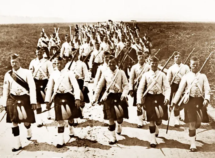 Framed Print : Queens Own Cameron Highlanders, probably WW1 Framed Print : Queens Own Cameron Highlanders, probably WW1