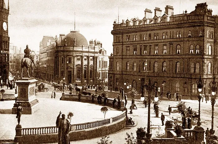 Framed Print : Queens Hotel Leeds Framed Print : Queens Hotel Leeds
