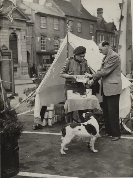 Framed Print : Queens Scout selling Coronation programme Framed Print : Queens Scout selling Coronation programme