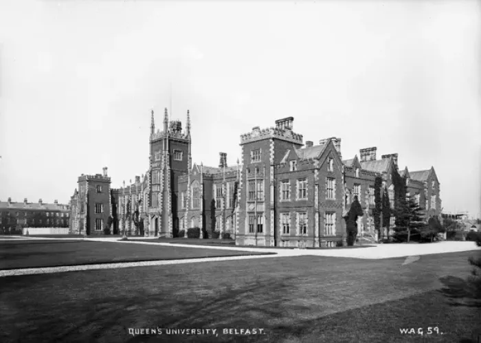 Framed Print : Queens University, Belfast Framed Print : Queens University, Belfast