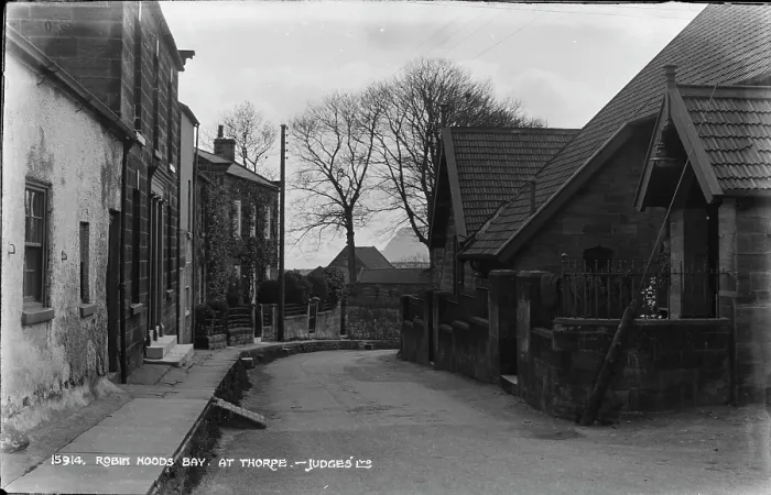 Framed Print : A Quiet Street in Robin Hood's Bay Framed Print : A Quiet Street in Robin Hood's Bay