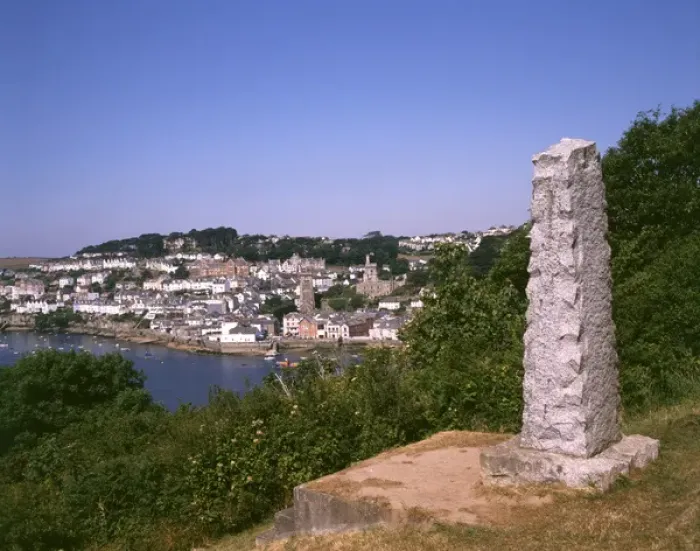 Framed Print : Quiller-Couch memorial pillar, Fowey, Cornwall Framed Print : Quiller-Couch memorial pillar, Fowey, Cornwall