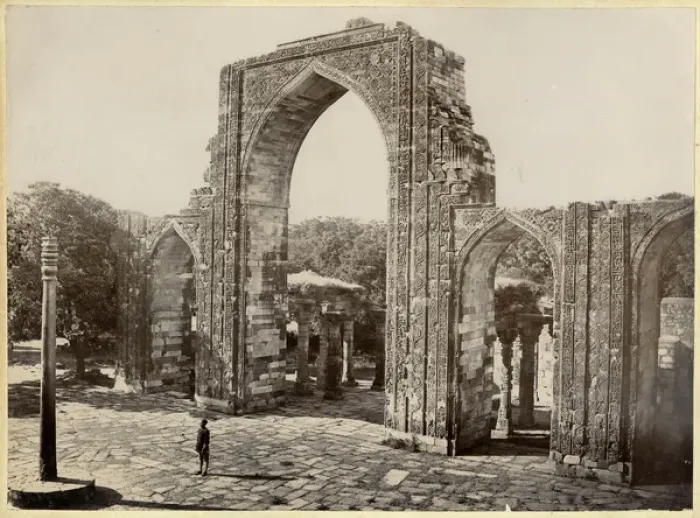 Framed Print : Qutb complex, The Kutab The Great Central Arch, India Framed Print : Qutb complex, The Kutab The Great Central Arch, India