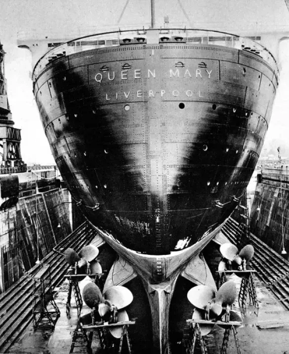 Framed Print : R. M. S. Queen Mary in dry dock, Southampton, April 1936