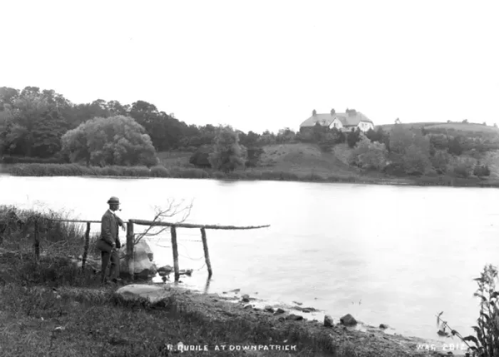 Framed Print : R. Quiole at Downpatrick Framed Print : R. Quiole at Downpatrick