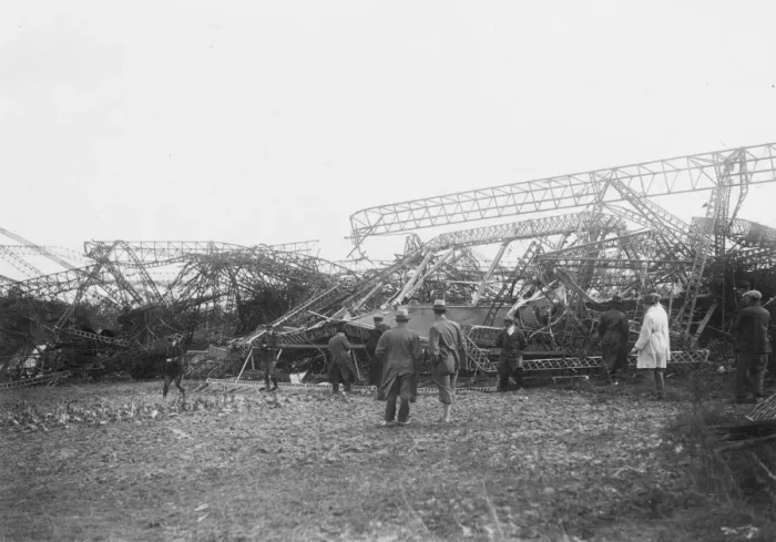 Framed Print : R101 CRASH - 1 Framed Print : R101 CRASH - 1
