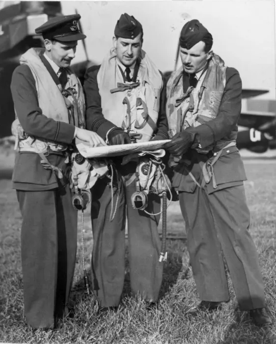 Framed Print : RAF airmen in front of an Avro Lincoln Framed Print : RAF airmen in front of an Avro Lincoln