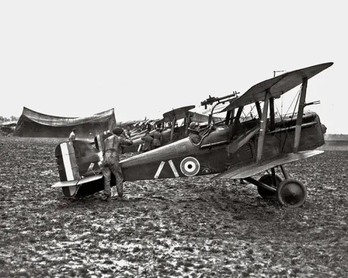 Framed Print : RAF scouting squadron about to set off, WW1 Framed Print : RAF scouting squadron about to set off, WW1