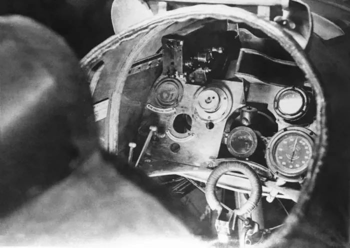 Framed Print : RAF SE-5a. Royal-Aircraft-Factory Se-5A Cockpit Date: 1910s Framed Print : RAF SE-5a. Royal-Aircraft-Factory Se-5A Cockpit Date: 1910s