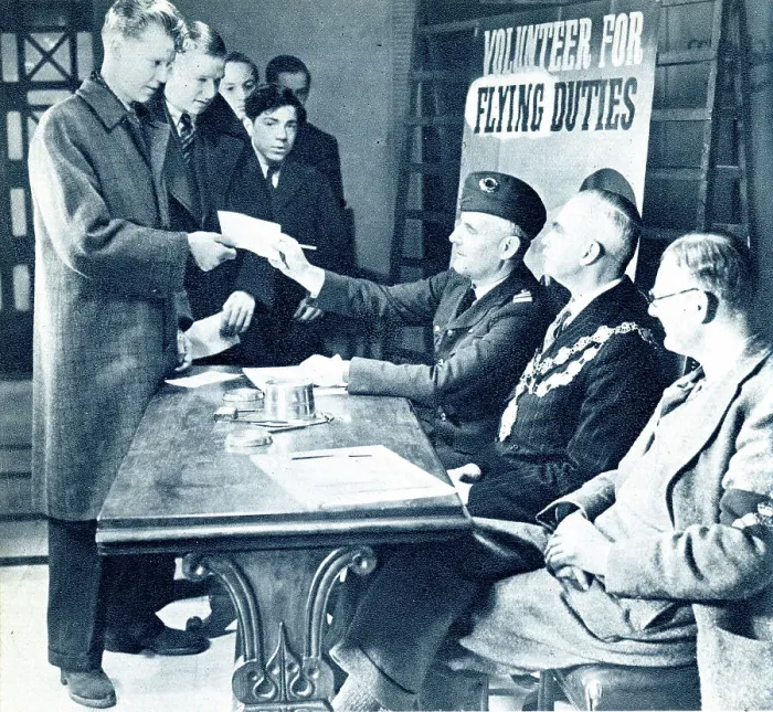 Framed Print : RAF volunteers signing on to be pilots, WW2 Framed Print : RAF volunteers signing on to be pilots, WW2
