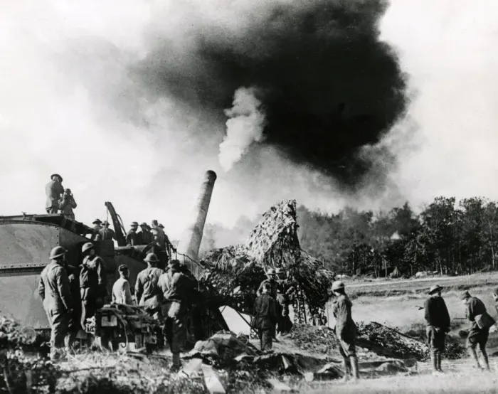 Framed Print : Railway gun in action, Argonne, France, WW1 Framed Print : Railway gun in action, Argonne, France, WW1