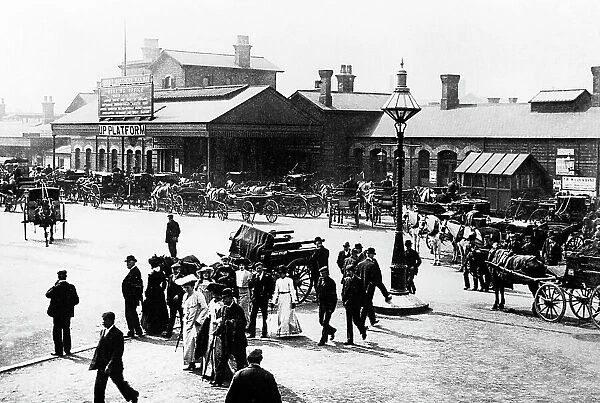 Railway Station, Doncaster early 1900's