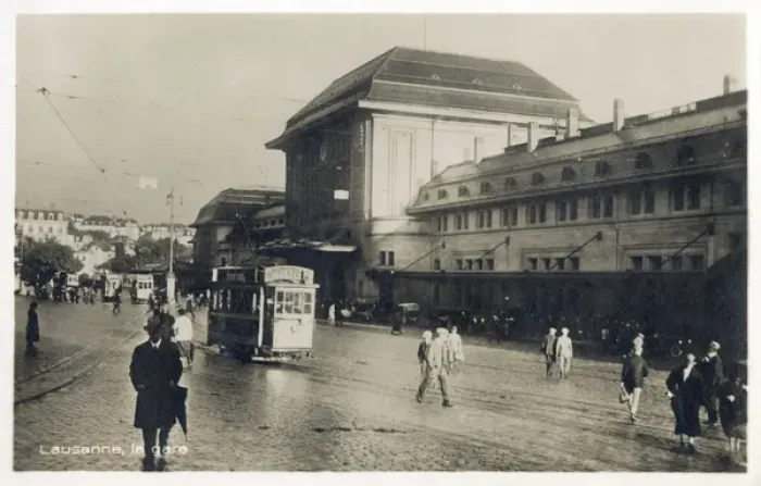 Framed Print : Railway station, Lausanne, Vaud, Switzerland Framed Print : Railway station, Lausanne, Vaud, Switzerland