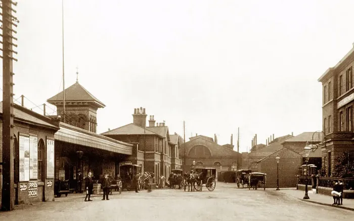 Framed Print : Railway Station, Peterborough early 1900's Framed Print : Railway Station, Peterborough early 1900's
