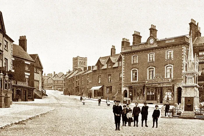 Framed Print : Railway Street, Altrincham, early 1900s Framed Print : Railway Street, Altrincham, early 1900s