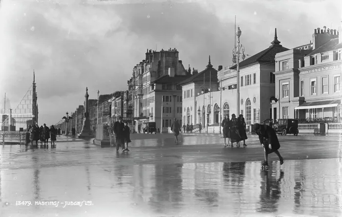 Framed Print : A Rainy Day at Hastings Seafront Framed Print : A Rainy Day at Hastings Seafront