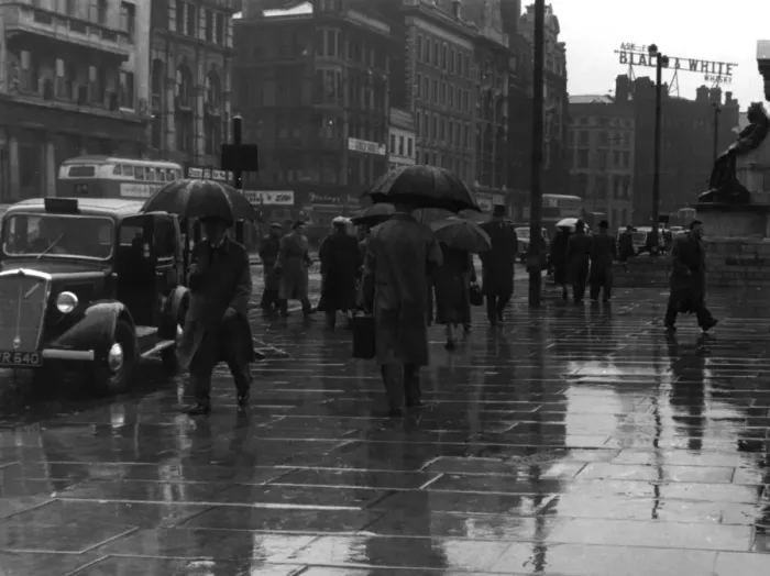 Framed Print : Rainy Street, London Framed Print : Rainy Street, London