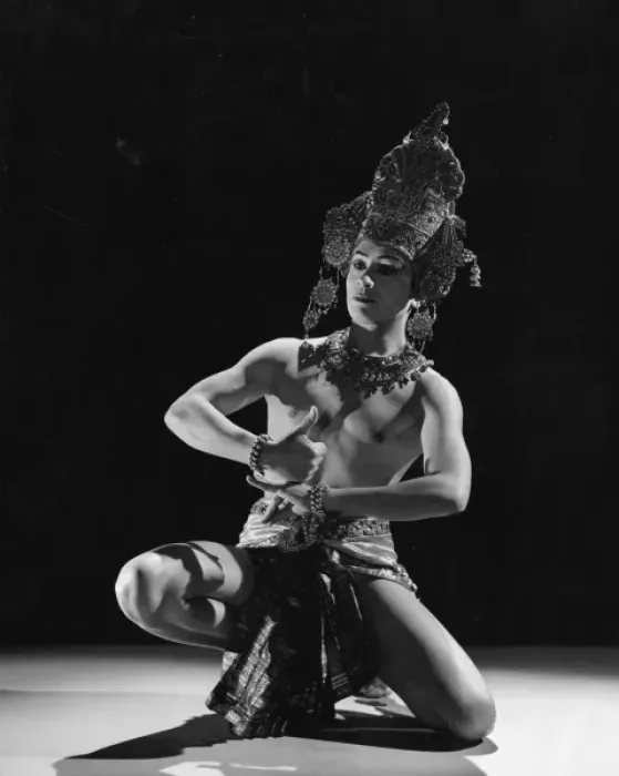 Framed Print : Ram Gopal (1917-2003). Indian ballet dancer Framed Print : Ram Gopal (1917-2003). Indian ballet dancer