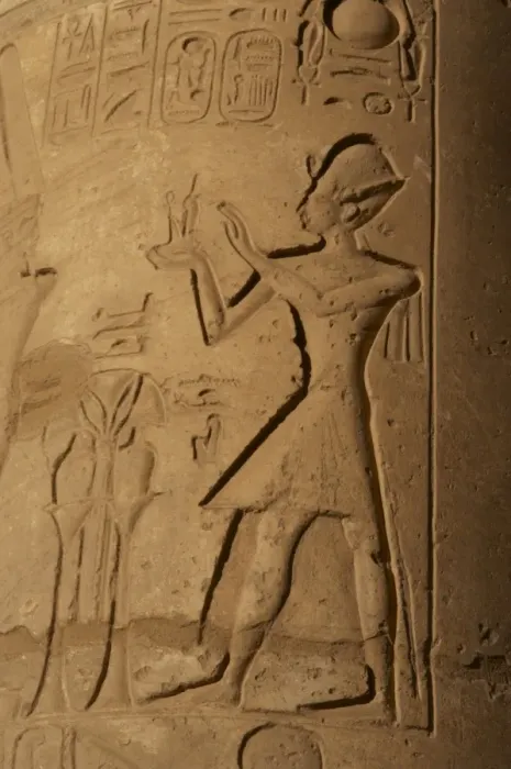 Framed Print : Ramesseum. Relief depicting the pharaoh making an offering t Framed Print : Ramesseum. Relief depicting the pharaoh making an offering t
