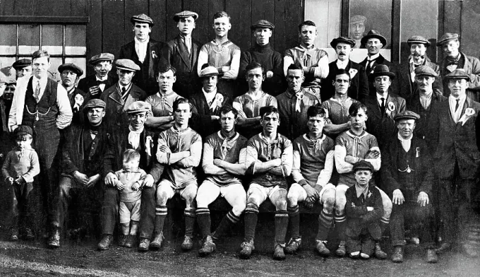Framed Print : Ravensthorpe football team, West Yorkshire (sport) Framed Print : Ravensthorpe football team, West Yorkshire (sport)