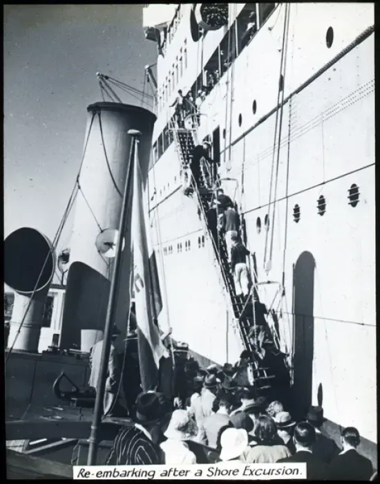 Framed Print : Re-embarking a Union Castle Liner Framed Print : Re-embarking a Union Castle Liner