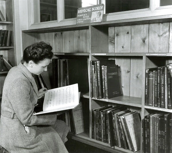 Reading a score in a music library