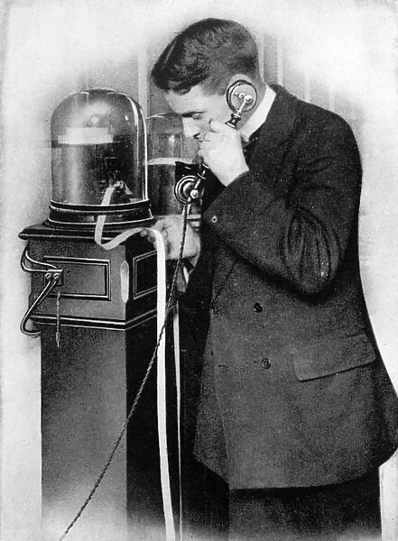 Receiving late news on the tape telegraph at Daily Chronicle