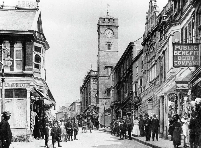 Framed Print : Redruth Fore Street early 1900s Framed Print : Redruth Fore Street early 1900s