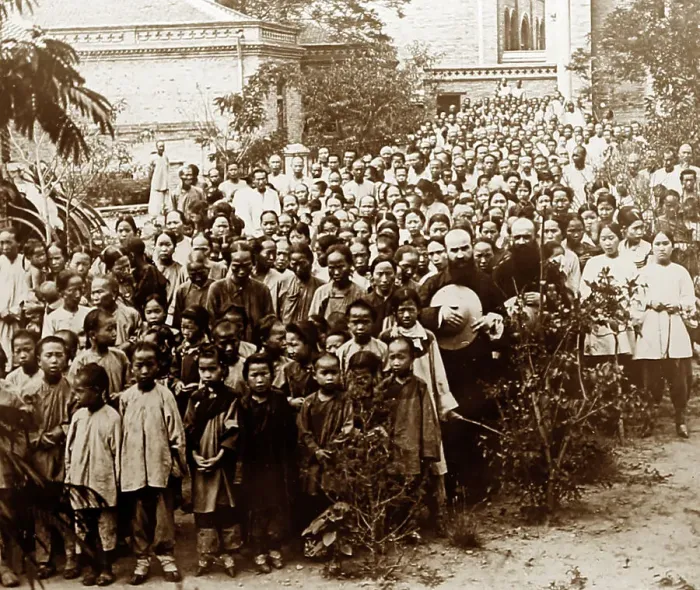 Framed Print : Refugees from the Boxer Uprising, Tianjin, China Framed Print : Refugees from the Boxer Uprising, Tianjin, China