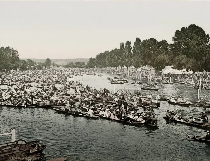 Framed Print : The Regatta Course, Henley on Thames, River Thames Framed Print : The Regatta Course, Henley on Thames, River Thames