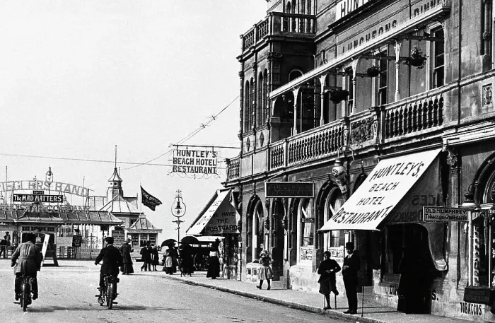 Framed Print : Regent Street, Weston Super Mare early 1900's Framed Print : Regent Street, Weston Super Mare early 1900's