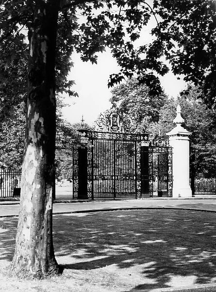 Regents Park Gates