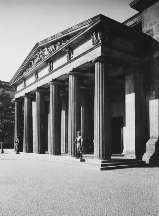 Framed Print : The Reichs Ehrenmal in Berlin Framed Print : The Reichs Ehrenmal in Berlin