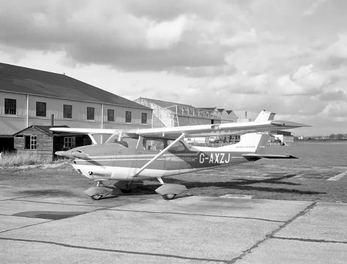Framed Print : Reims-Cessna F172K Skyhawk G-AXZJ Framed Print : Reims-Cessna F172K Skyhawk G-AXZJ