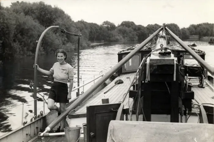 Framed Print : Rene Fraser on way up The Thames to Bourne End in 1947 / 8 Framed Print : Rene Fraser on way up The Thames to Bourne End in 1947 / 8