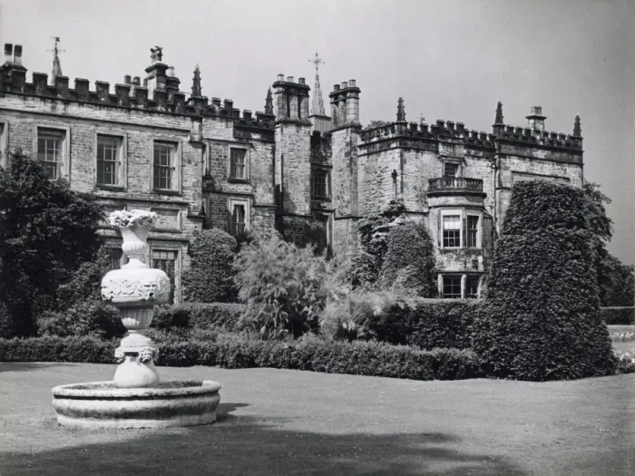 Framed Print : Renishaw Hall Framed Print : Renishaw Hall