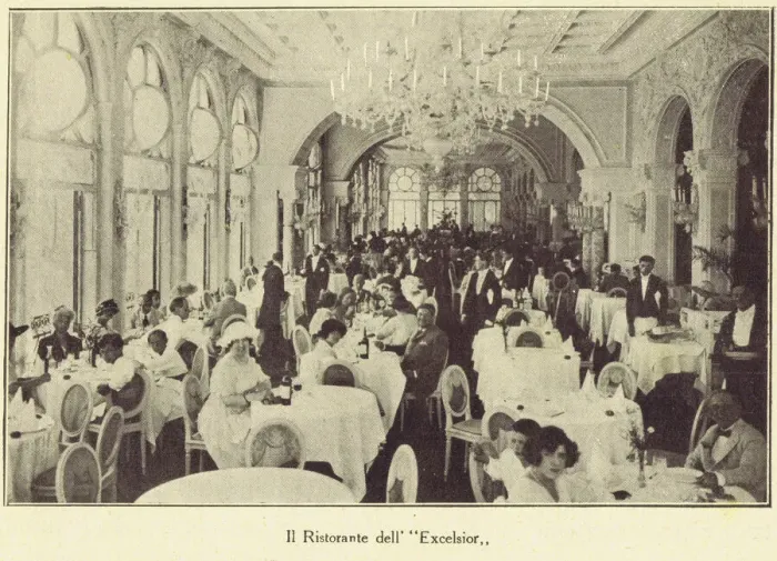 Framed Print : The restaurant at the Excelsior Hotel, Lido, Venice, 1924 Framed Print : The restaurant at the Excelsior Hotel, Lido, Venice, 1924