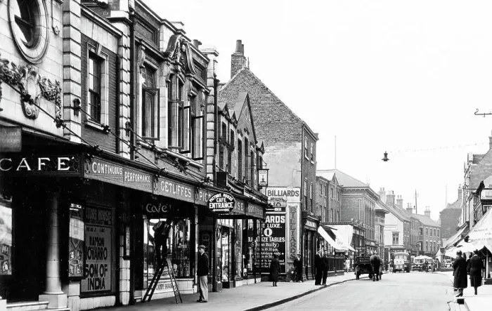 Framed Print : Retford Carolgate probably 1920s Framed Print : Retford Carolgate probably 1920s