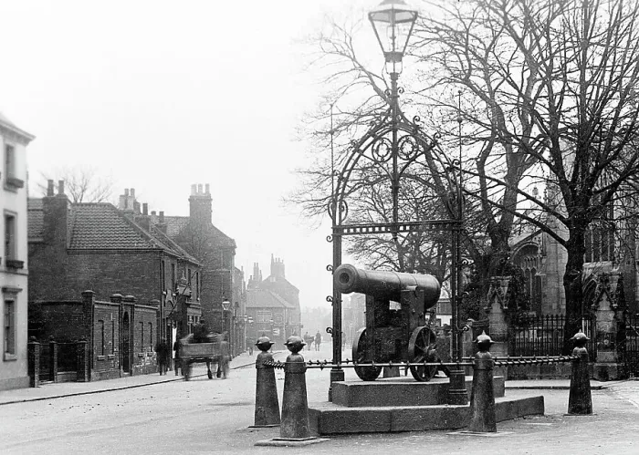 Framed Print : Retford Old Cannon early 1900s Framed Print : Retford Old Cannon early 1900s