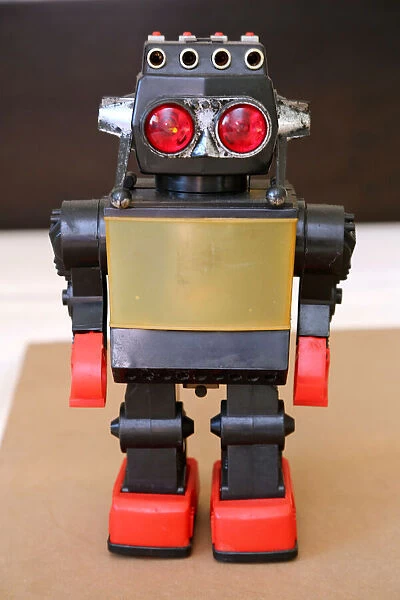 Retro Toy Walking Plastic Robot - Grey Body (2  /  2)