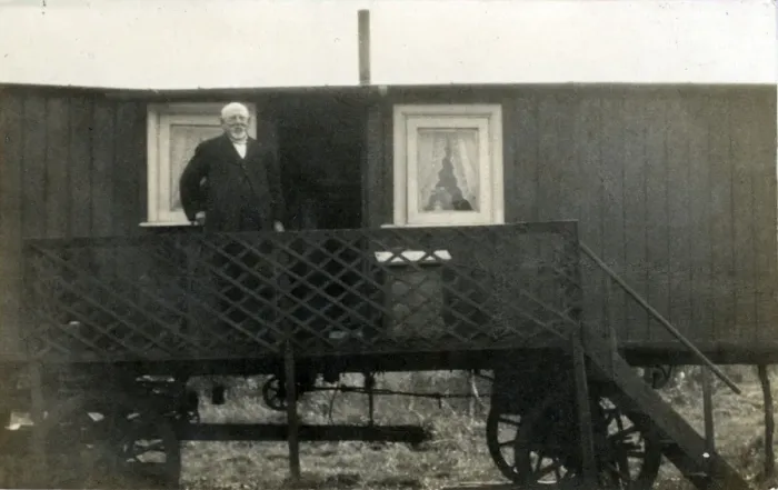 Framed Print : Reverend WM Barrow & Caravan, Toxteth, Lancashire Framed Print : Reverend WM Barrow & Caravan, Toxteth, Lancashire