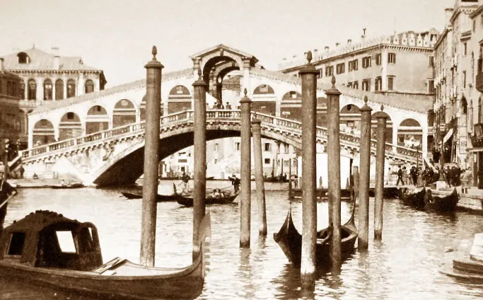 Framed Print : Rialto Bridge, Grand Canal, Venice, Italy Framed Print : Rialto Bridge, Grand Canal, Venice, Italy