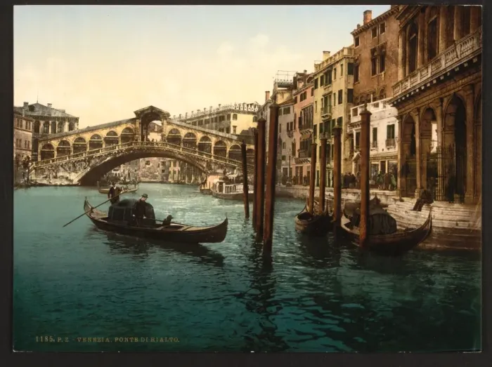 Framed Print : The Rialto Bridge, Venice, Italy Framed Print : The Rialto Bridge, Venice, Italy